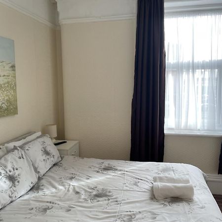 San Diego Guest House - Near Pleasure Beach Blackpool Exteriör bild